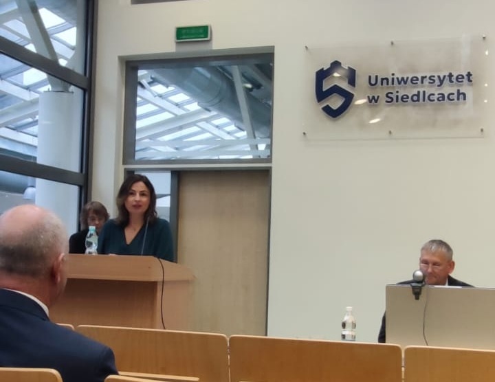 Dr hab. Malina Kaszuba prof. uczelni prorektor ds. innowacji i współpracy Uniwersytetu w Siedlcach otwiera konferencję
